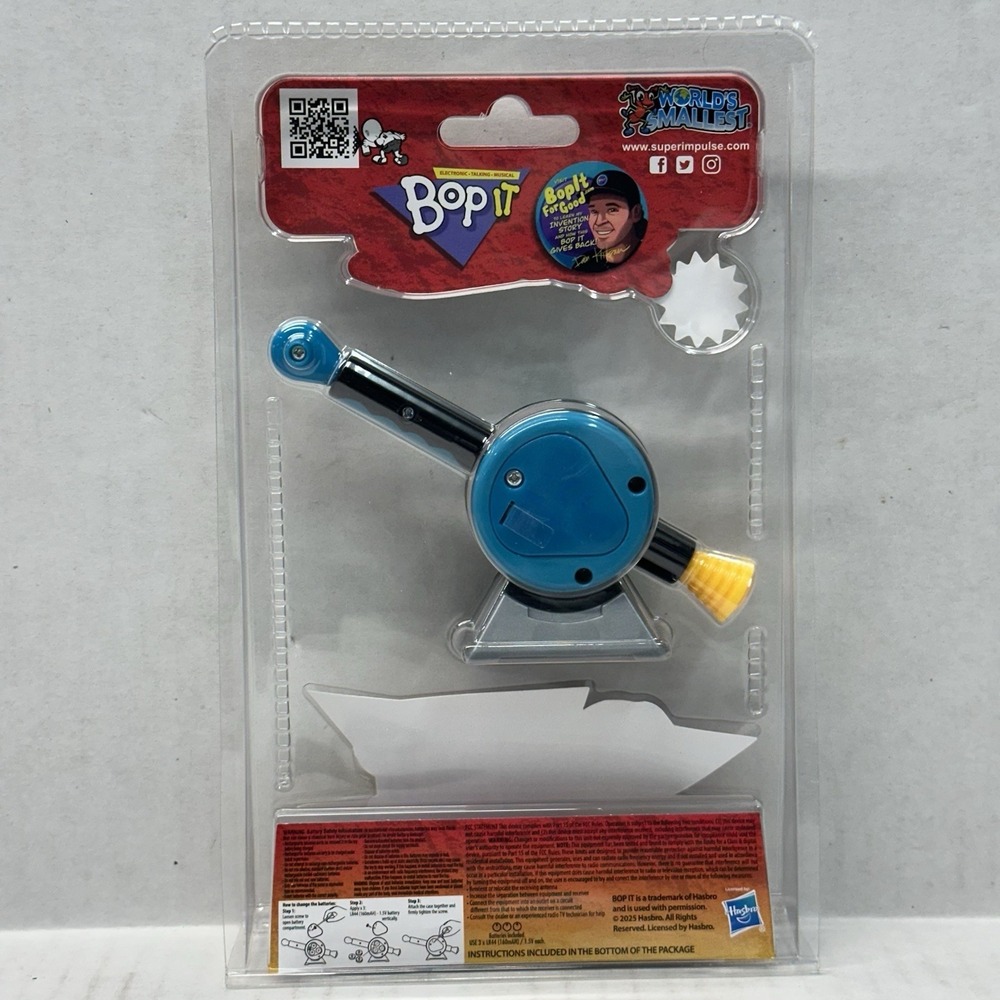Bop It! The Classic Game of Bop It, Twist It, Pull It Worlds Smallest - Picture 2 of 2